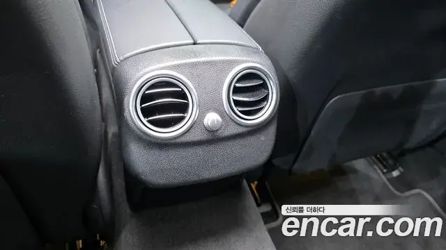 Mercedes-Benz C-Class 2019 — Photo 22/32