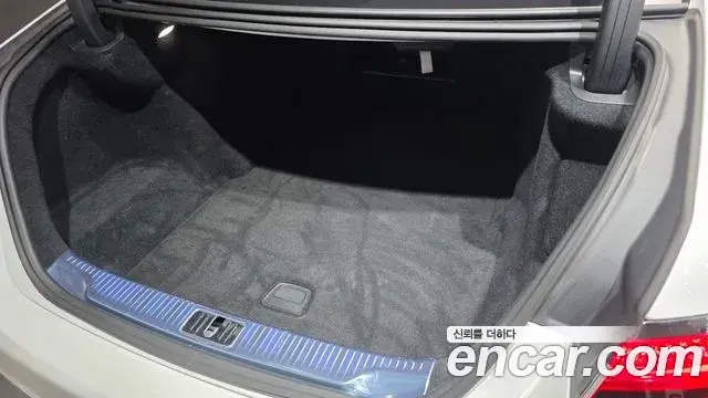 Mercedes-Benz S-Class 2025 — ფოტო 13/32