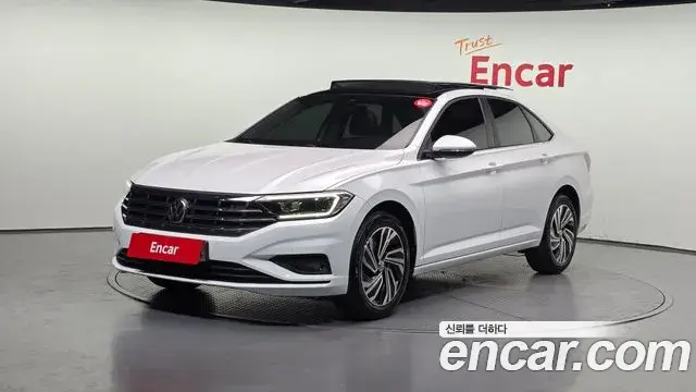 Volkswagen Jetta 2021 — ფოტო 2/20