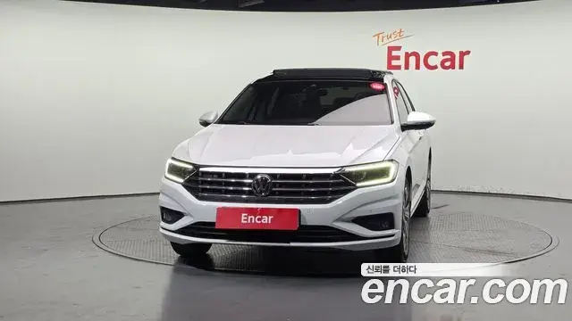 Volkswagen Jetta 2021 — ფოტო 13/20
