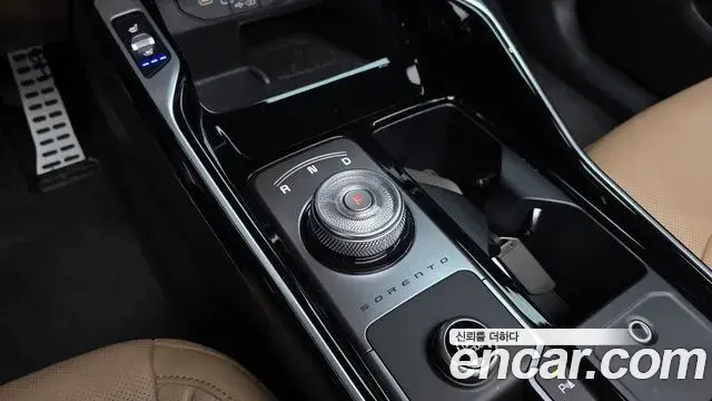 Kia Sorento 2024 — Фото 9/20