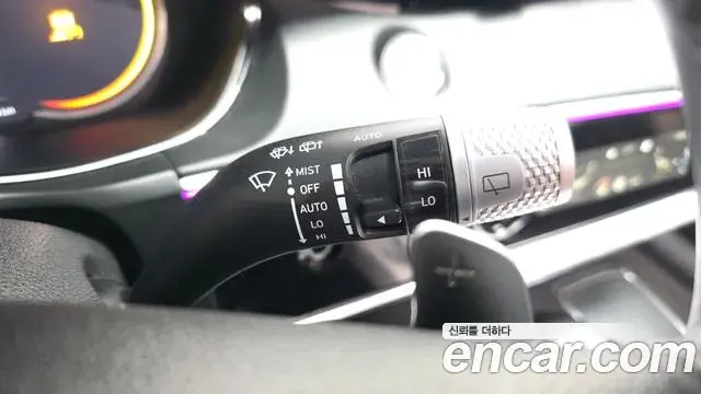 Genesis GV70 2021 — Photo 16/33