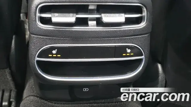Genesis GV70 2021 — Photo 13/33