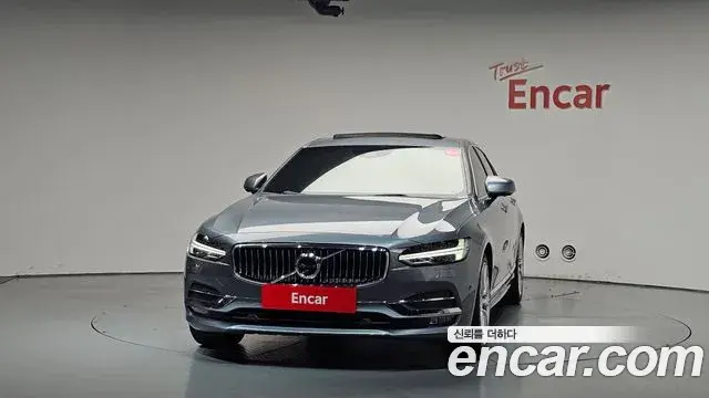 Volvo S90 2019 — Photo 25/34