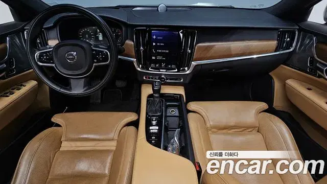 Volvo S90 2019 — Photo 28/34