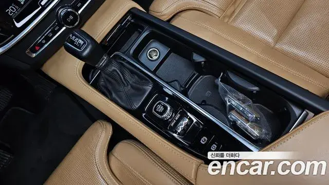 Volvo S90 2019 — Photo 20/34