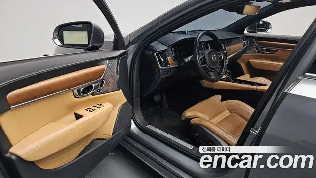 Volvo S90 2019 — Photo 15/34