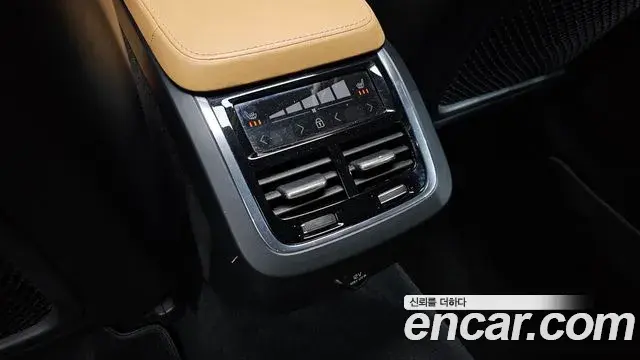 Volvo S90 2019 — Photo 9/34