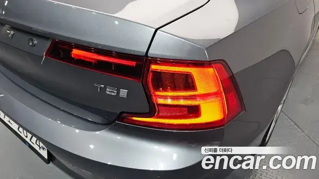 Volvo S90 2019 — Photo 31/34