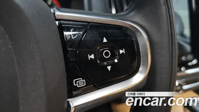Volvo S90 2019 — Photo 11/34