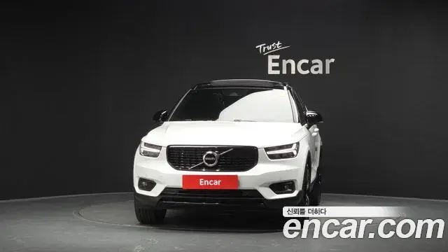 Volvo XC40 2020 — Фото 3/20