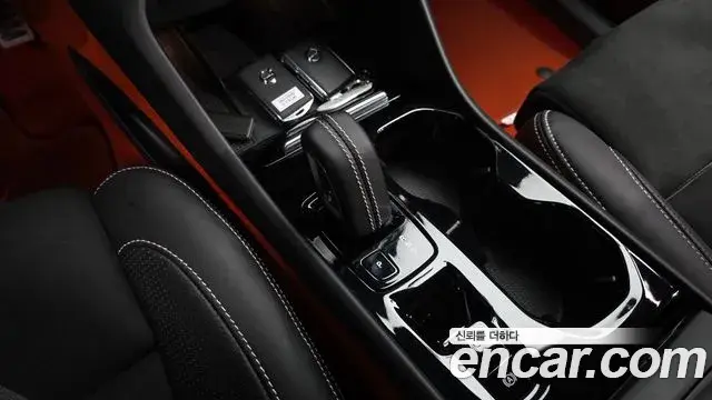 Volvo XC40 2020 — Фото 9/20