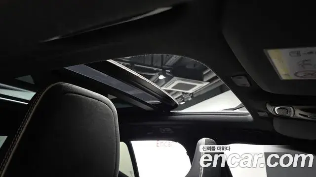 Volvo XC40 2020 — Photo 5/37