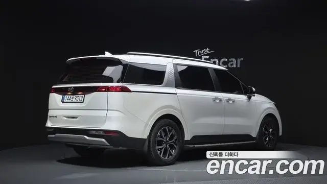 Kia Carnival 2020 — Photo 2/20