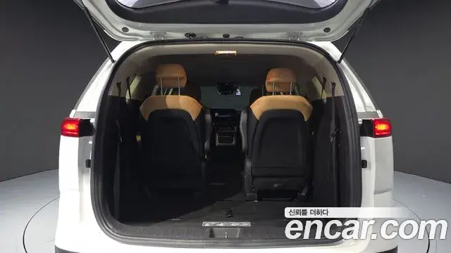 Kia Carnival 2020 — Photo 20/20