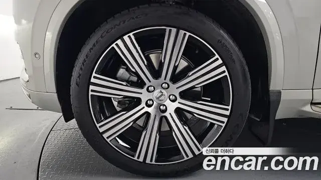 Volvo XC90 2022 — Şəkil 2/41