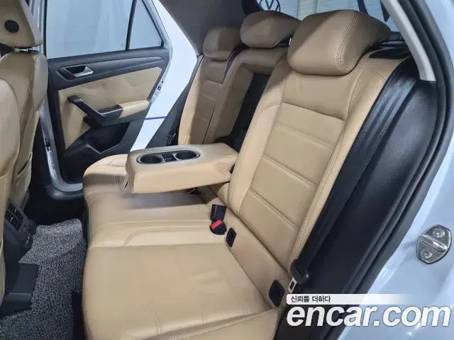 Volkswagen T-Roc 2021 — ფოტო 7/20