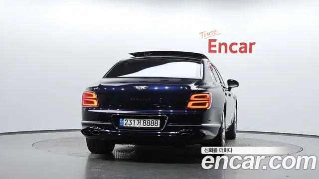 Bentley Flying Spur 2021 — Фото 4/20