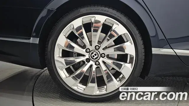 Bentley Flying Spur 2021 — Photo 18/39