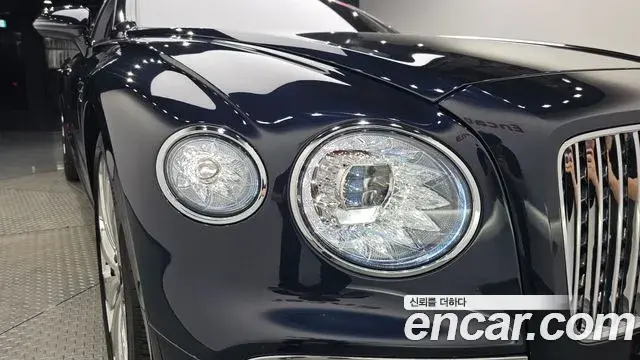 Bentley Flying Spur 2021 — Photo 19/39