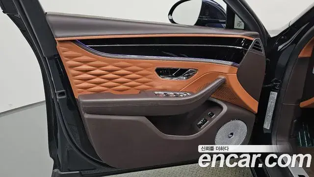 Bentley Flying Spur 2021 — Photo 17/39