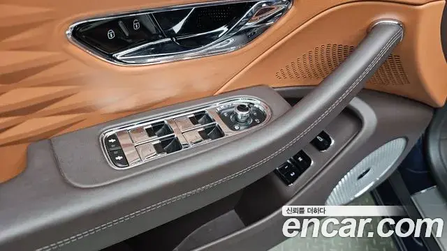Bentley Flying Spur 2021 — Photo 7/39