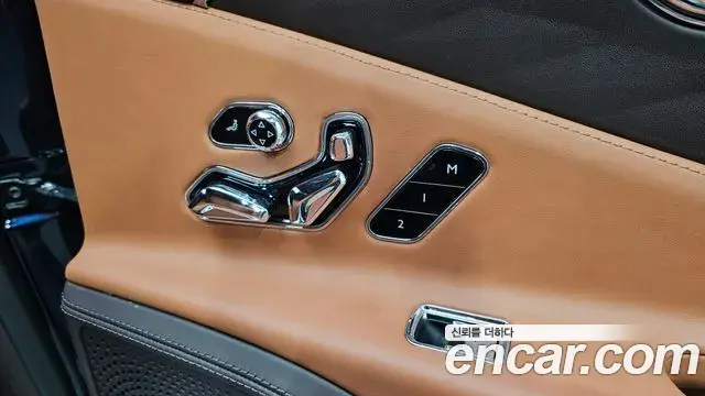 Bentley Flying Spur 2021 — Photo 8/39