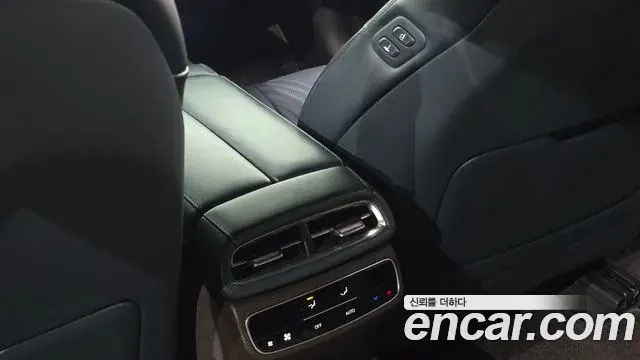 Genesis G80 2020 — ფოტო 30/31
