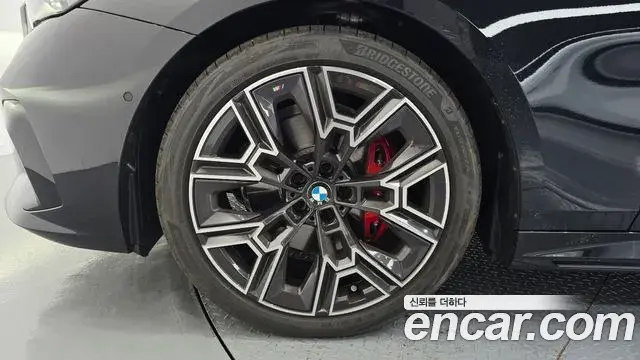 BMW 5 Series 2025 — ფოტო 1/20