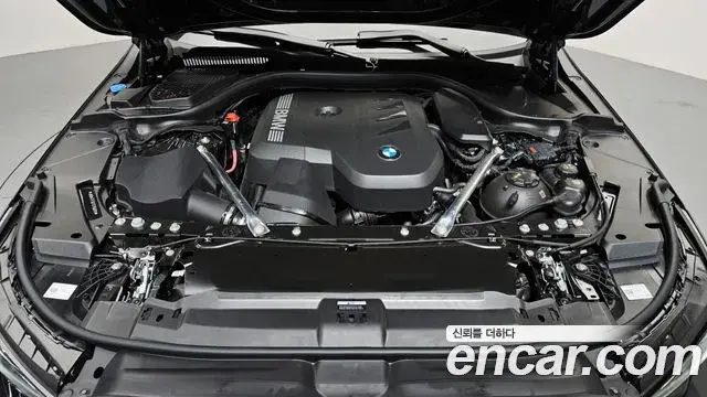 BMW 5 Series 2025 — ფოტო 7/20