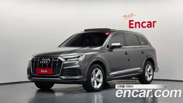 Audi Q7 2021 — Фото 1/20
