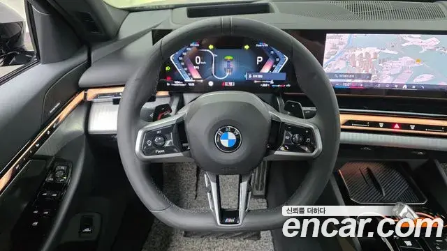 BMW 5 Series 2025 — Фото 14/20