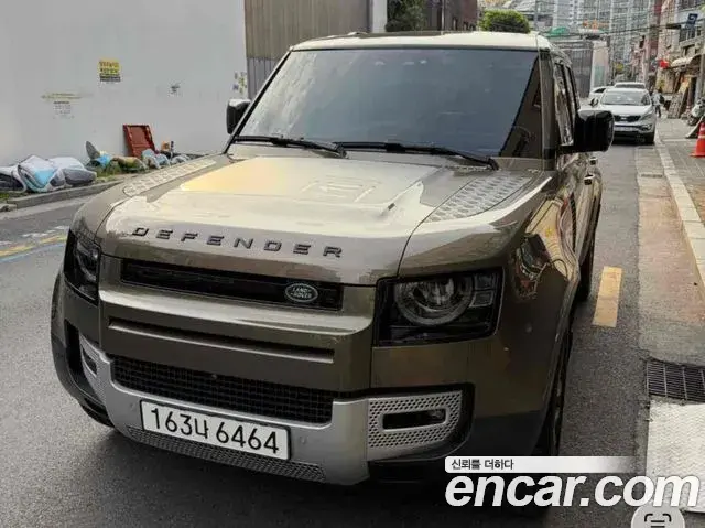 Land Rover Defender 2023 — Photo 1/8