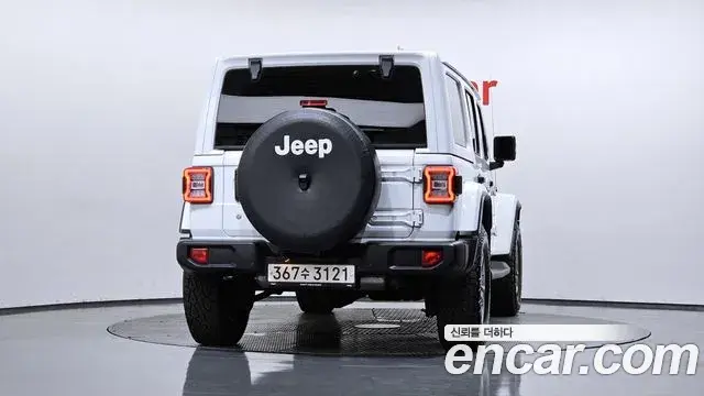 Jeep Wrangler 2018 — ფოტო 18/20