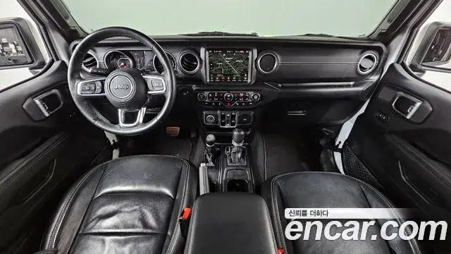 Jeep Wrangler 2018 — ფოტო 8/20