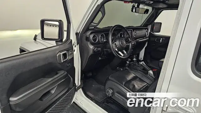Jeep Wrangler 2018 — ფოტო 2/20