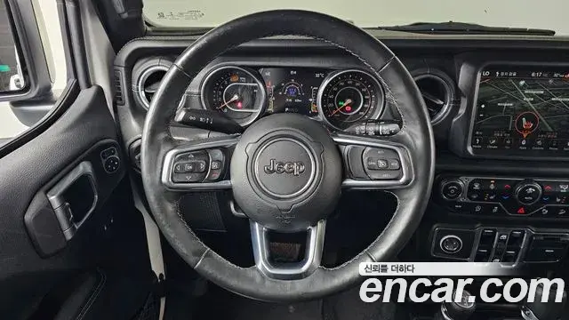 Jeep Wrangler 2018 — ფოტო 19/20