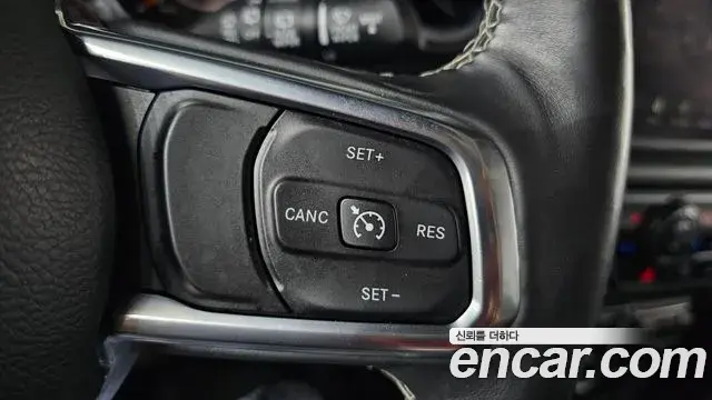 Jeep Wrangler 2018 — ფოტო 4/20
