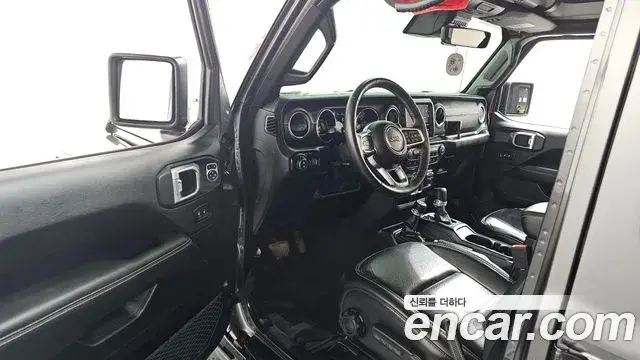 Jeep Wrangler 2019 — Şəkil 13/29