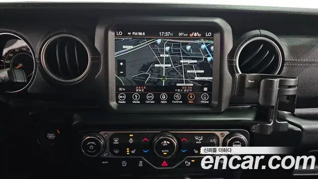 Jeep Wrangler 2019 — Şəkil 4/29