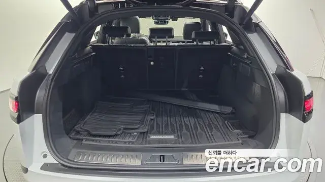 Land Rover Range Rover Velar 2025 — Şəkil 13/20