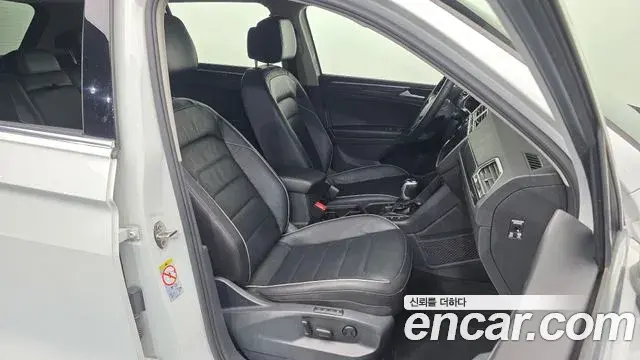 Volkswagen Tiguan 2023 — Şəkil 24/34