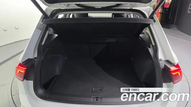 Volkswagen Tiguan 2023 — Şəkil 11/34