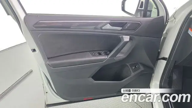 Volkswagen Tiguan 2023 — Şəkil 10/34