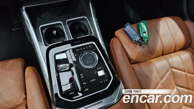 BMW 7 Series 2022 — Şəkil 24/31
