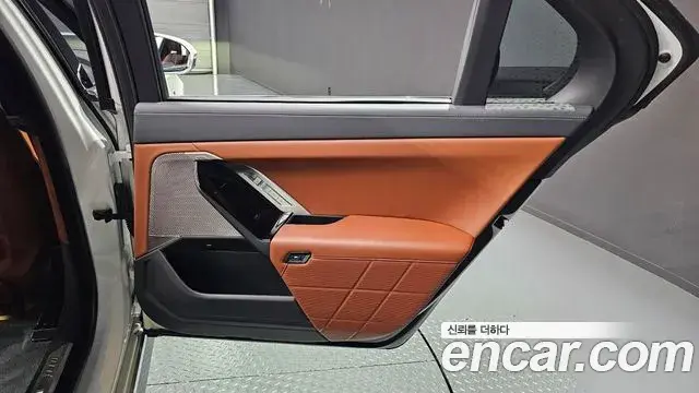 BMW 7 Series 2022 — Şəkil 12/31