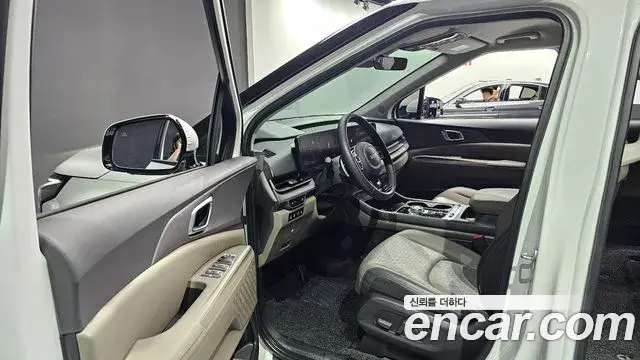 Kia Carnival 2024 — Photo 8/20