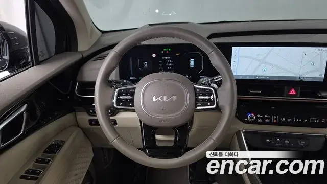 Kia Carnival 2024 — ფოტო 13/34