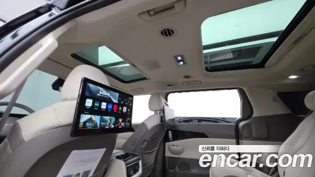 Kia Carnival 2024 — ფოტო 17/34