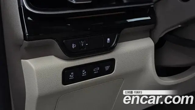 Kia Carnival 2024 — ფოტო 3/34